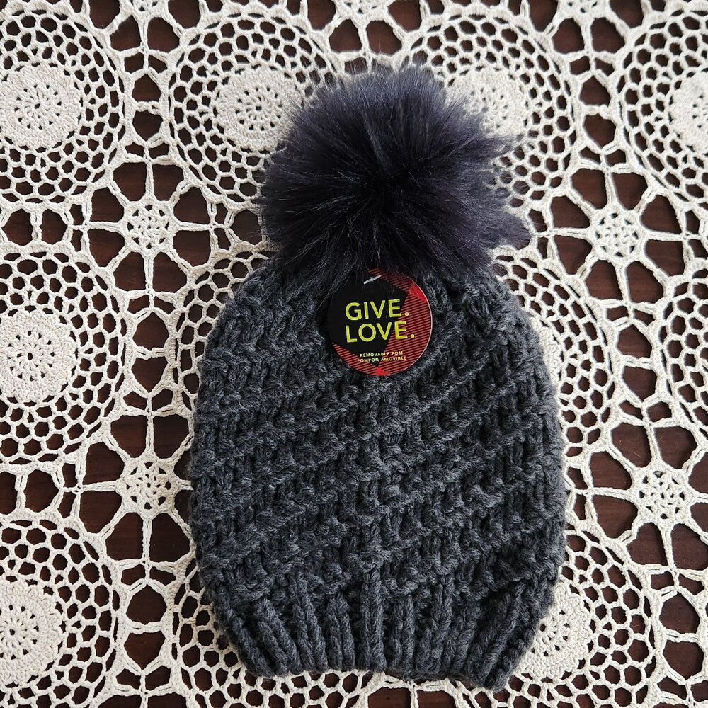 American Eagle pom-pom hat NWT.